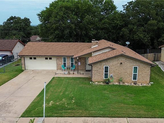 2nd image of 621 Manning Dr