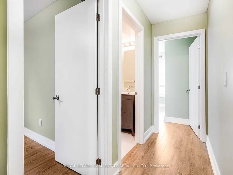 86 Givins St #MAIN — Photo 10