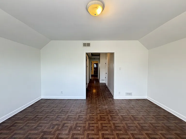 1609 N McVicker Ave #2HC — Photo 11