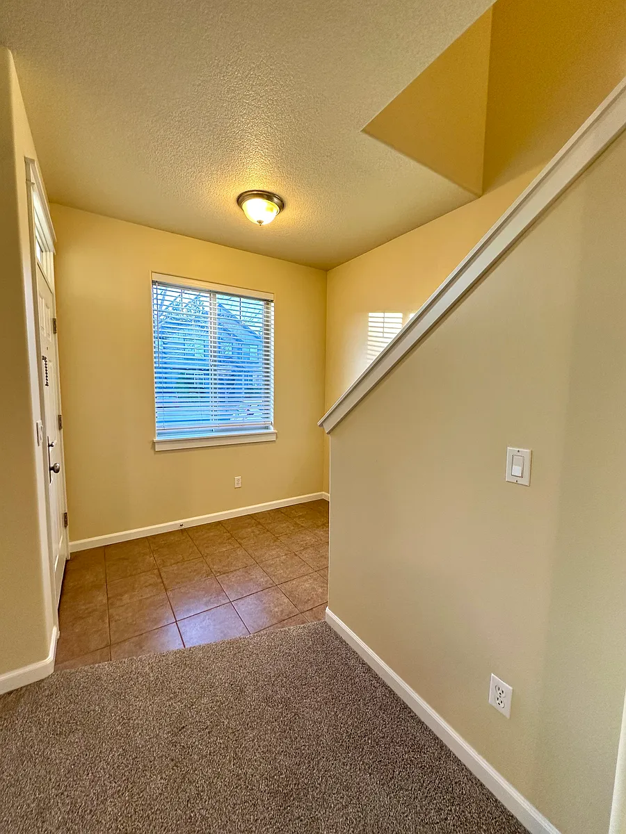 Building Photo - 63114 Dakota Dr