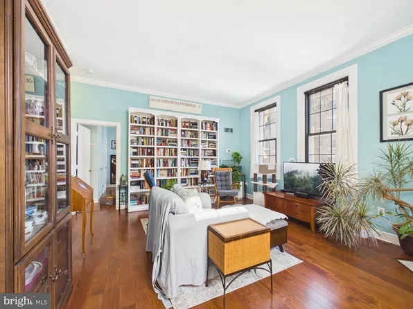 1 E Chase St Unit 412, Baltimore, MD 21202