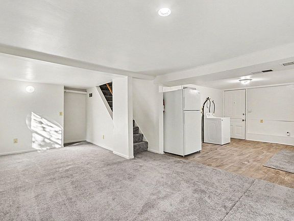 4th image of 2426 Charles Ave