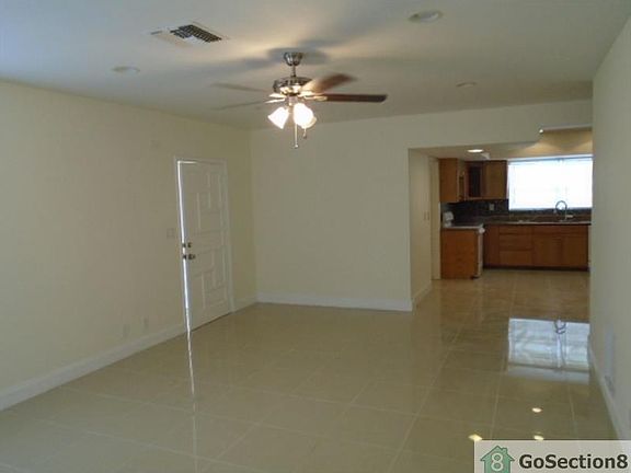 3rd image of 360 W Dayton Cir