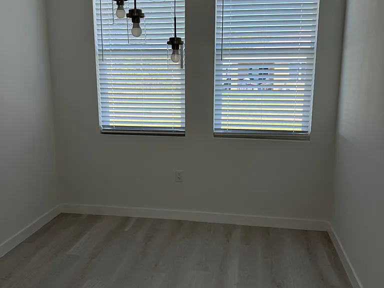 691 San Filippo Dr SE — Photo 7