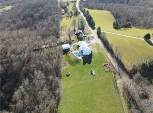 9887 Sandyville Rd NE, Mineral City, OH 44656