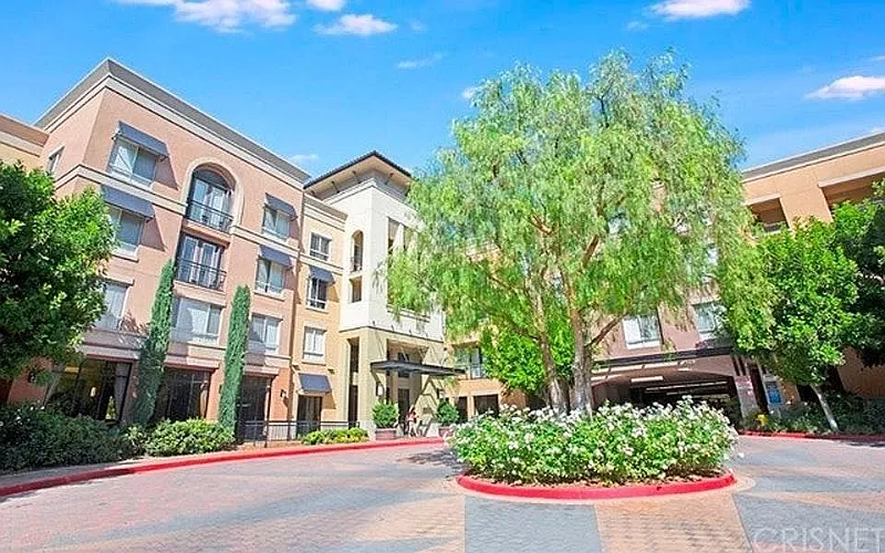 24505 Town Center Dr — Photo 1