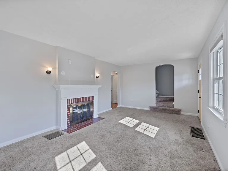 1377 Collinsdale Ave — Photo 4