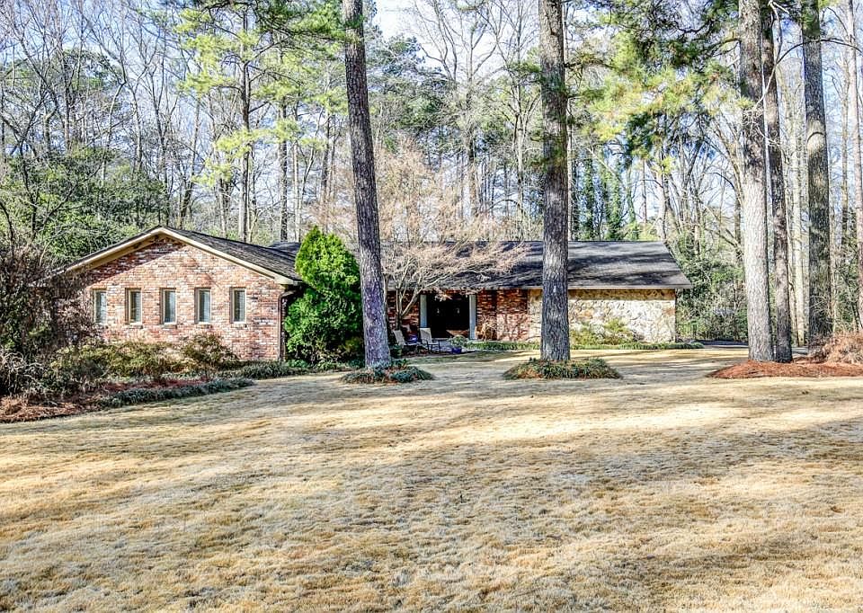 1st image of 2084 Continental Dr