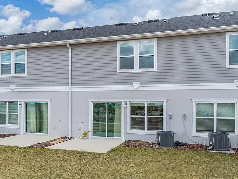 697 Stoney Point Cir — Photo 22