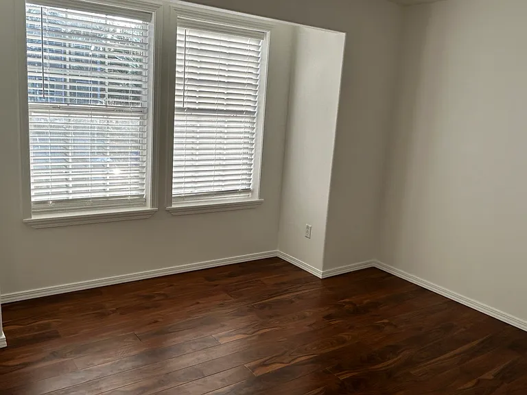 5821 NE 135th Ave — Photo 2