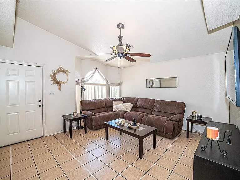 5435 E 30th Pl — Photo 3