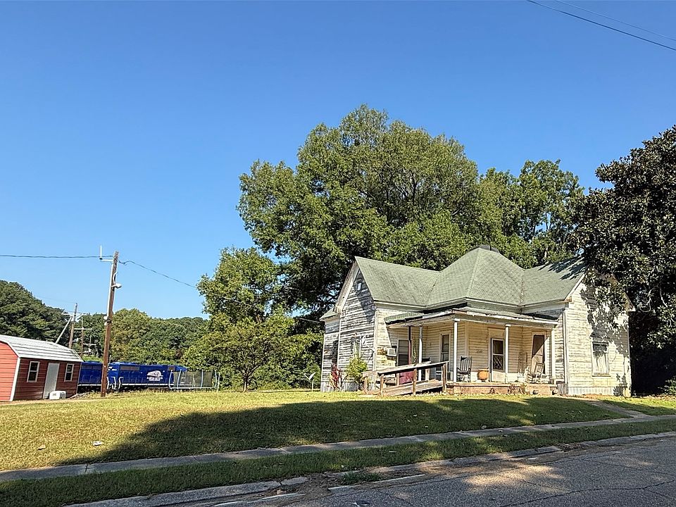 1st image of 2681 Main St