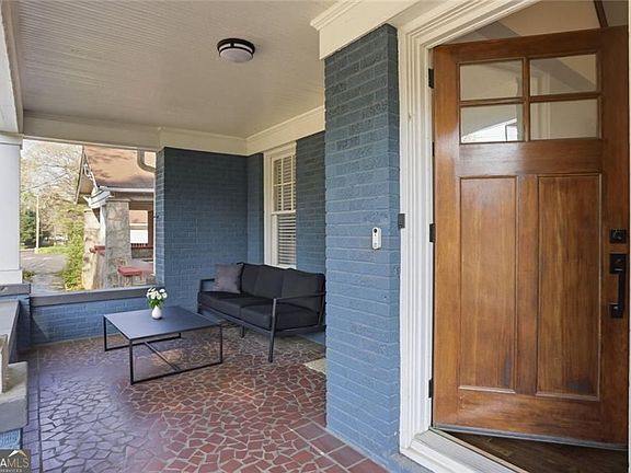 3rd image of 2133 Cascade Rd SW