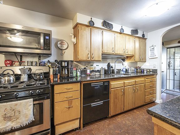 5th image of 1750 W Park Dr