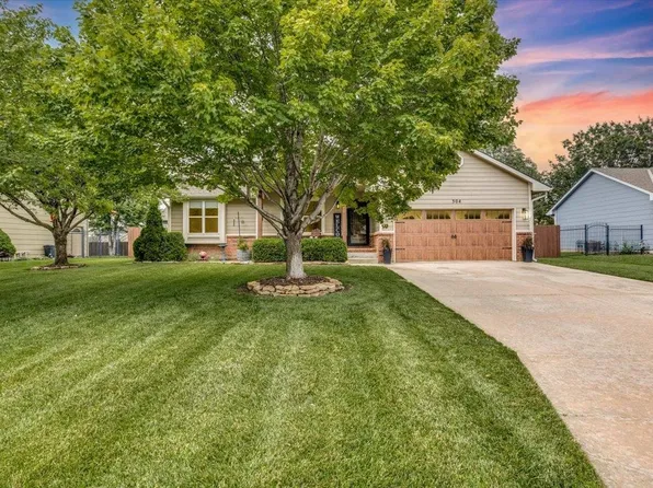 504 E Country Lane Dr, Augusta, KS 67010