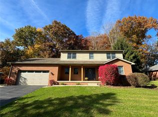 47 Glenbrook Dr, Grove City, PA 16127