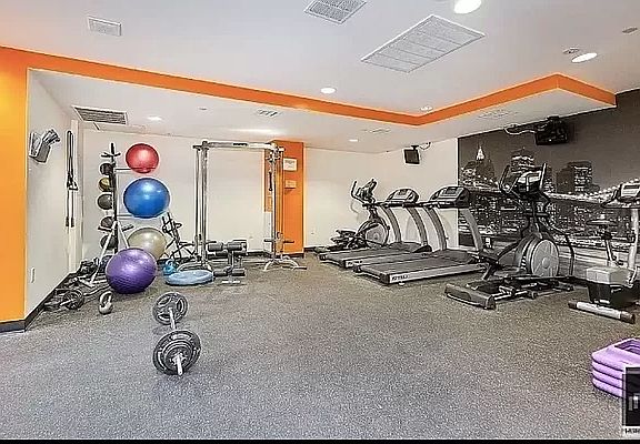 4th image of 110 4th Ave APT 3A