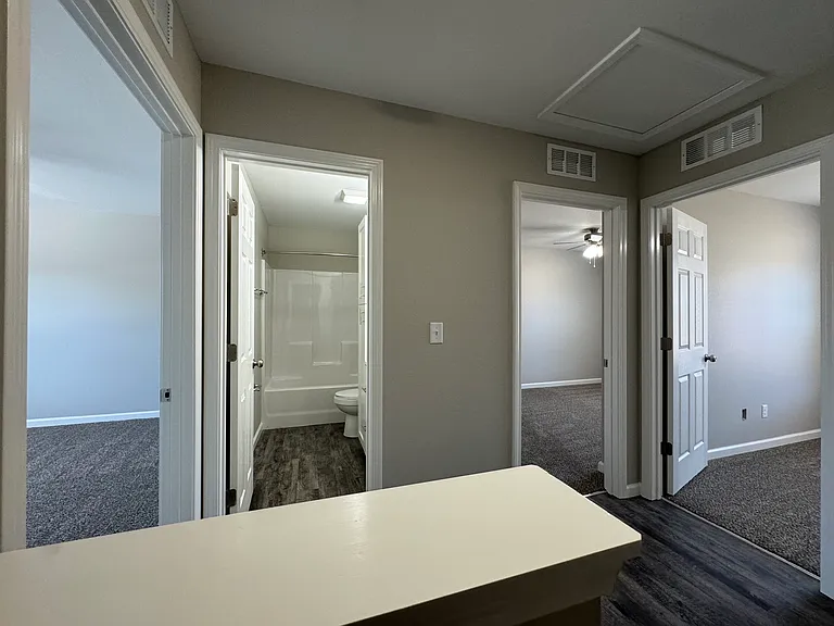 Creekside Apartments — Photo 66