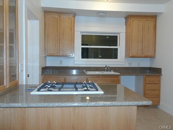 4th image of 330 E Kingsley Ave