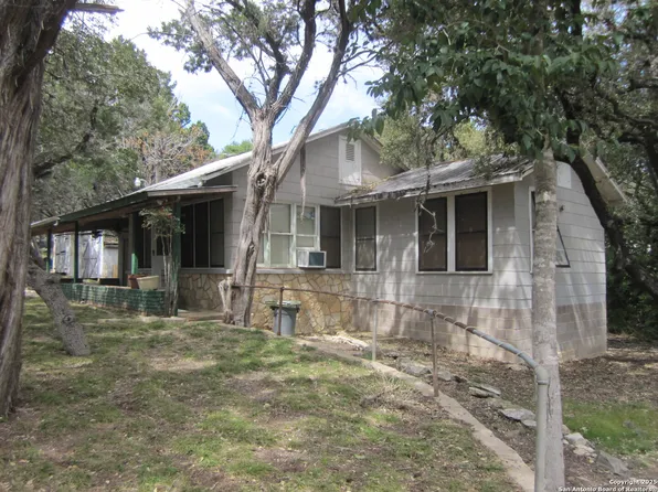 152 Cherokee Trail, Lakehills, TX 78063