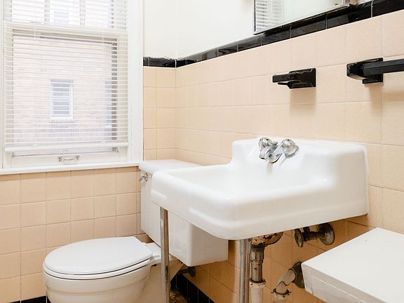 5th image of 26 W 22nd St APT 308