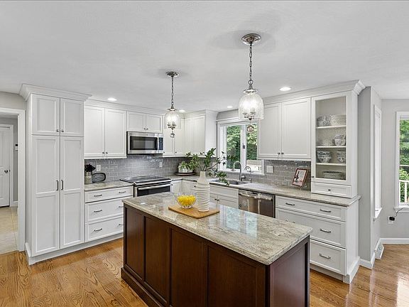 5th image of 22 Kent Street