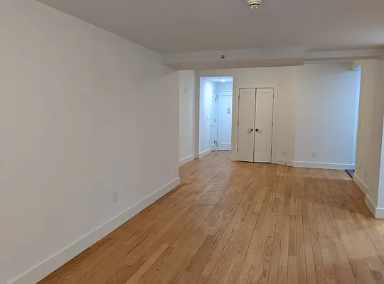 Rented by Arwell Realty | media 14