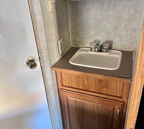 3rd image of 631 W Hill St #8