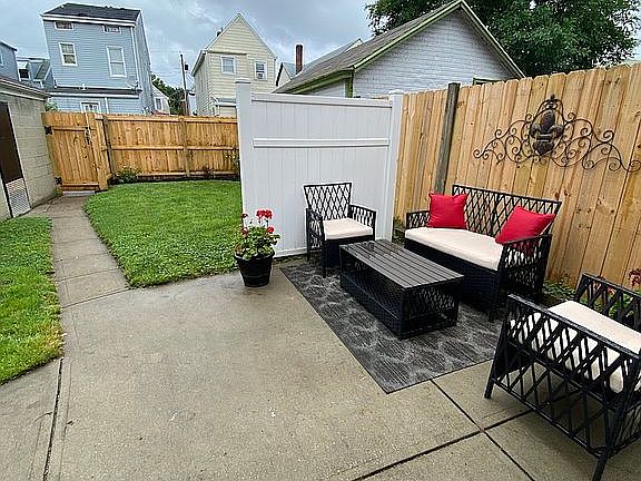 Private backyard. Garage. 