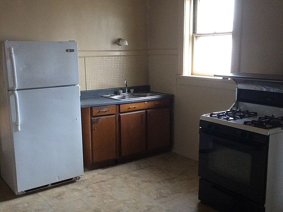 4th image of 5016 Christy Blvd