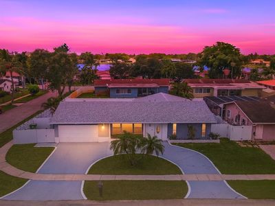 621 NW 97th Ter, Pembroke Pines, FL, 33024