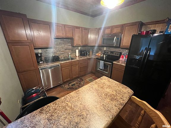 3rd image of 14497 Powell Ln