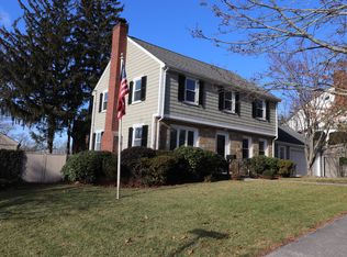 21 Stoney Brae Rd, Quincy, MA 02170