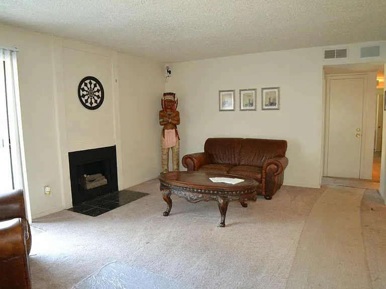 Brentwood Pointe — Photo 2