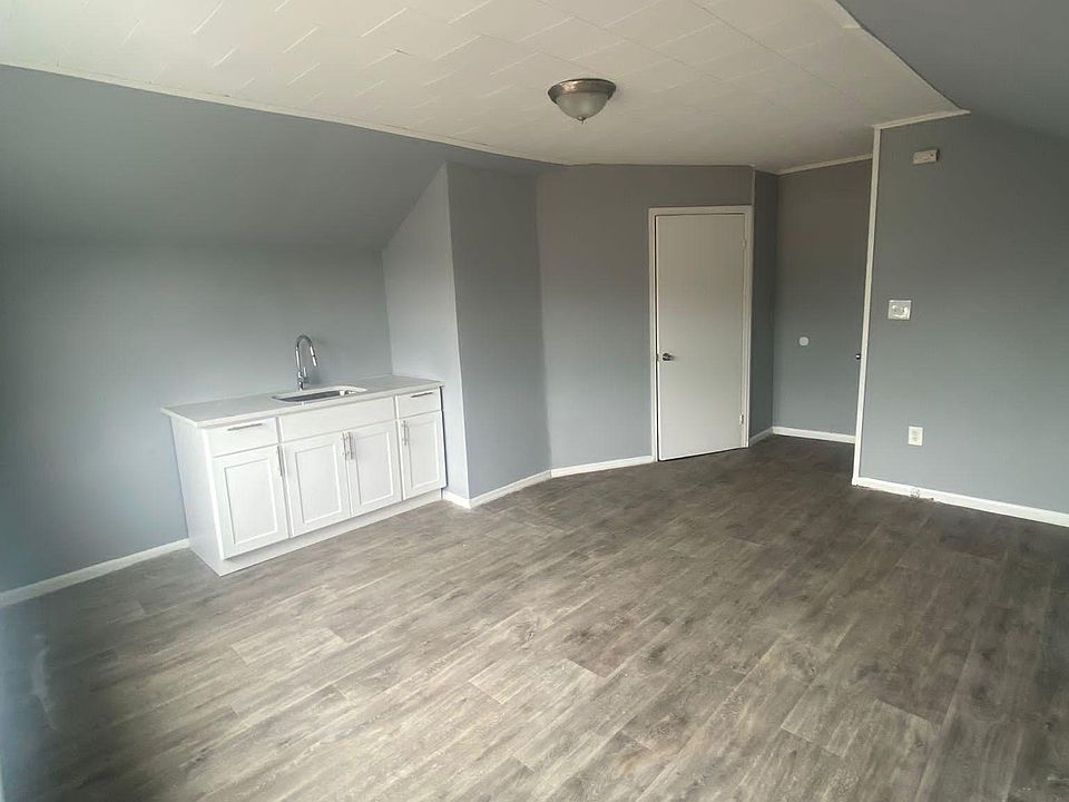 2nd image of 33 Butler St #3