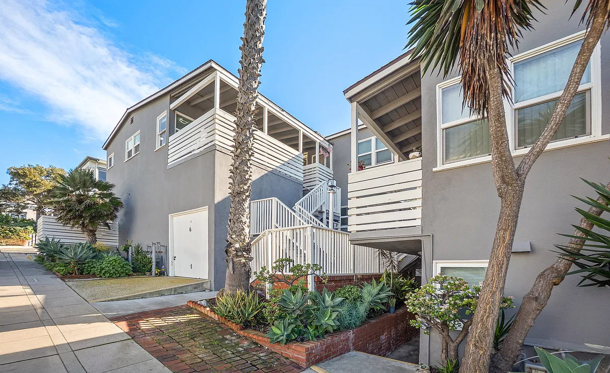 Building Photo - 2540 Hermosa Ave