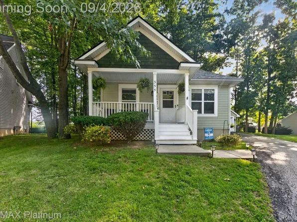 355 Springwell Ln, Howell, MI 48843