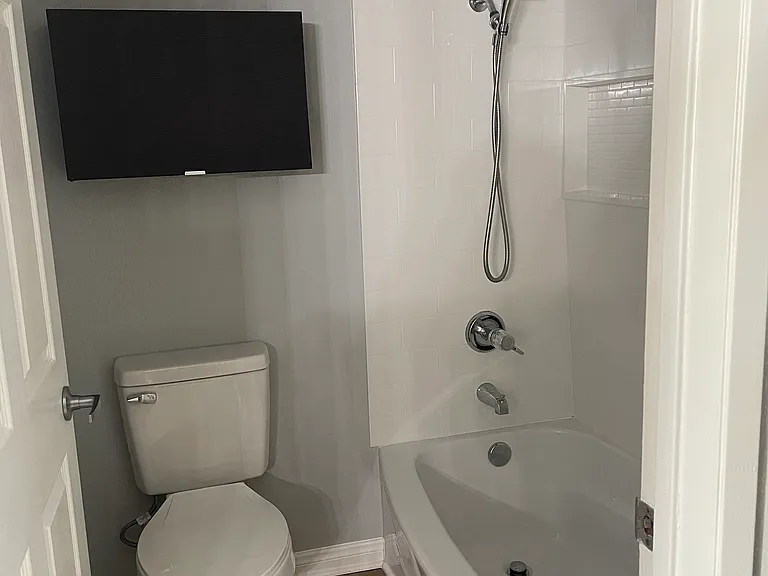 21520 Burbank Blvd #200 — Photo 5