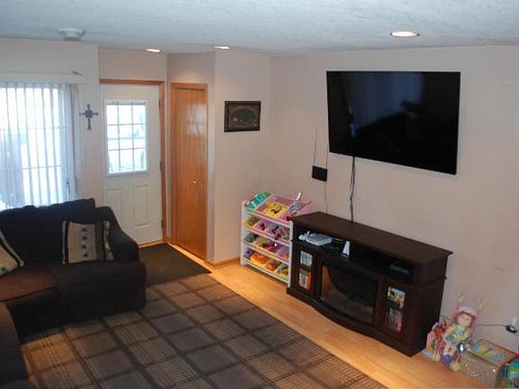 3rd image of 7018 19th St N APT 5