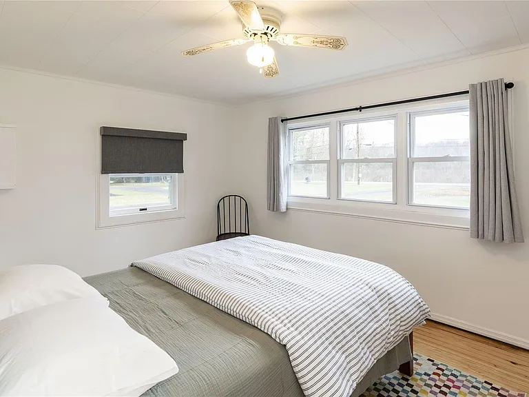 257 Mill Rd — Photo 16