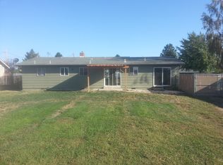 3290 SW Glacier Ave, Redmond, OR 97756