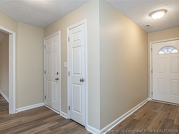 5th image of 421 Riverwind Dr