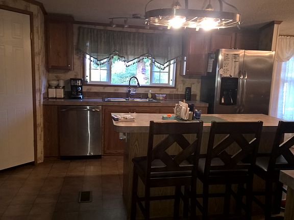 4th image of 210 Sherwood Acres Ln
