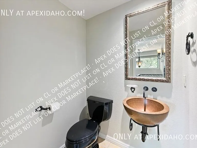 801 N Haines St — Photo 17