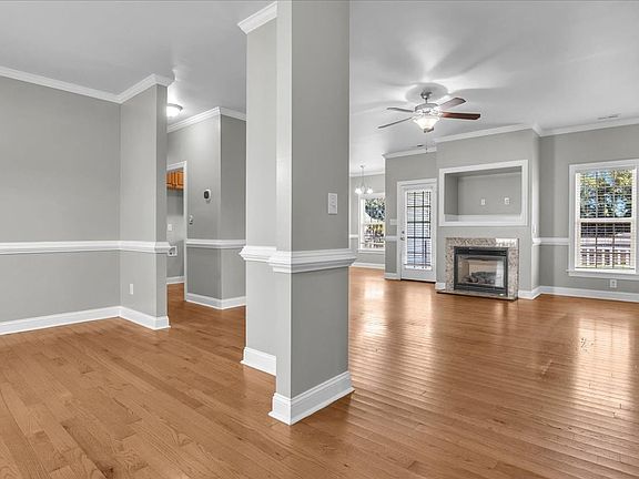 4th image of 164 Backfield Pl