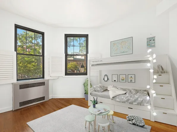 290 6th Avenue image 10 of 17