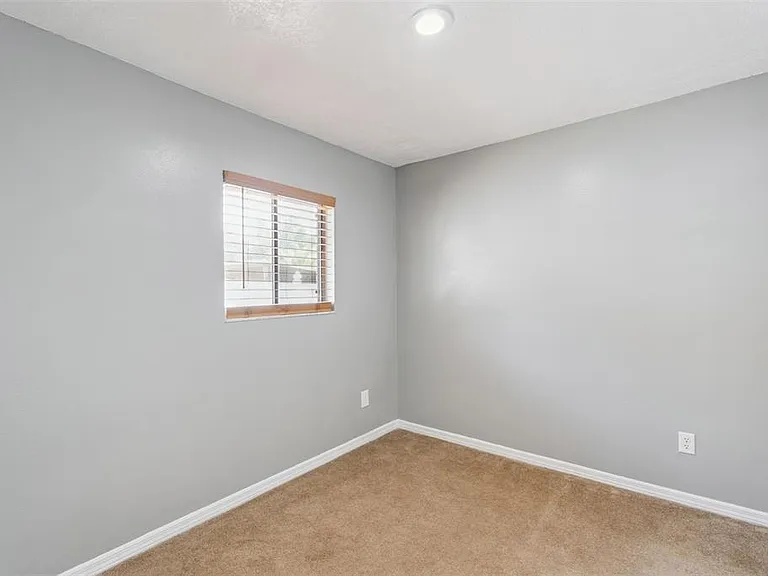 1431 Sackett Cir — Photo 13