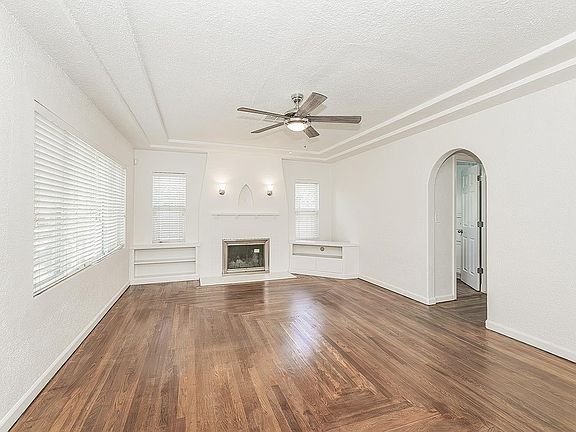 4th image of 906 E Fountain Way
