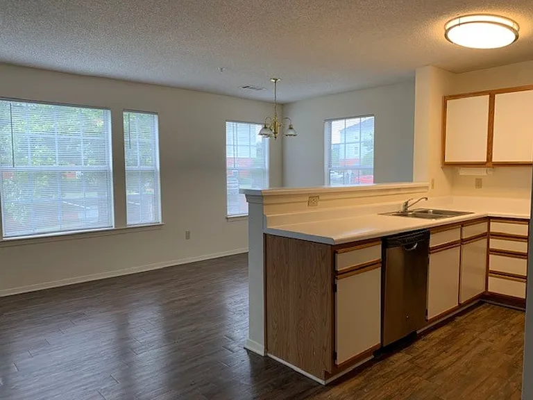 Hamilton at Turman Farms Apartments — Photo 36