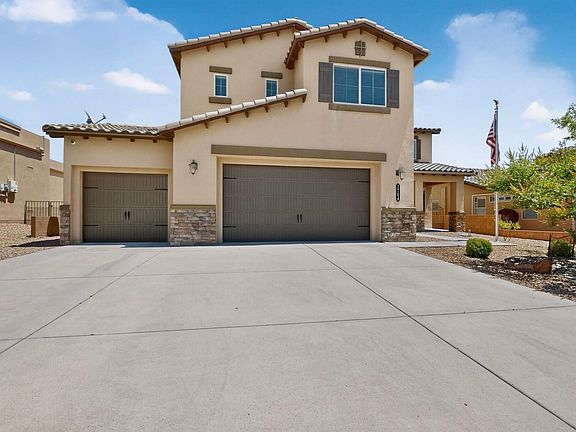 2nd image of 1704 Roble Dr SE
